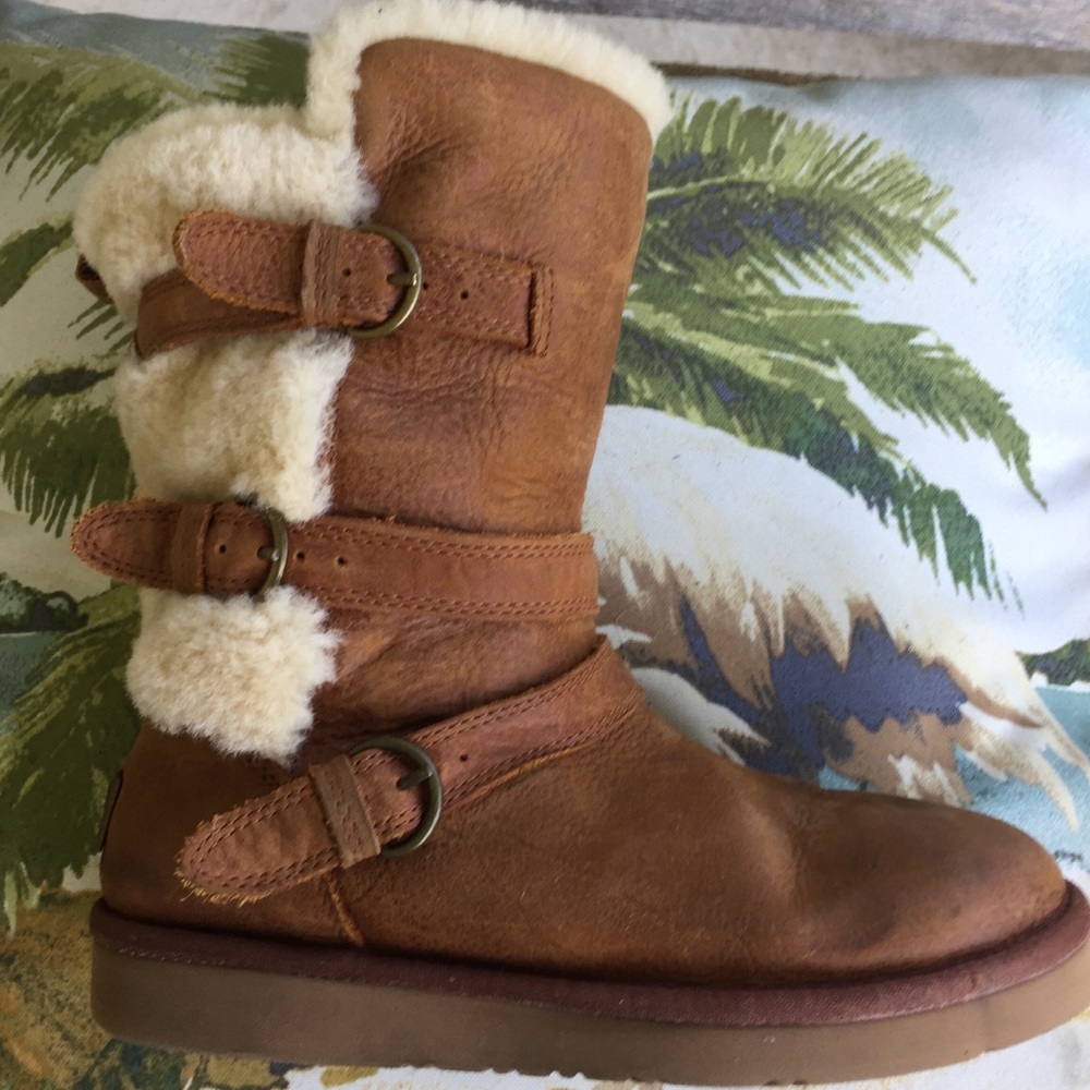 Ugg Becket Triple Buckle Womens Leather Boots Sz 6
